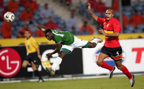 阿森纳客战埃弗顿首发：哲凯赖什搭档特罗萨德，格拉利什出战（阿森纳客场挑战埃弗顿首发：哲凯赖什与特罗萨德携手，格拉利什登场）