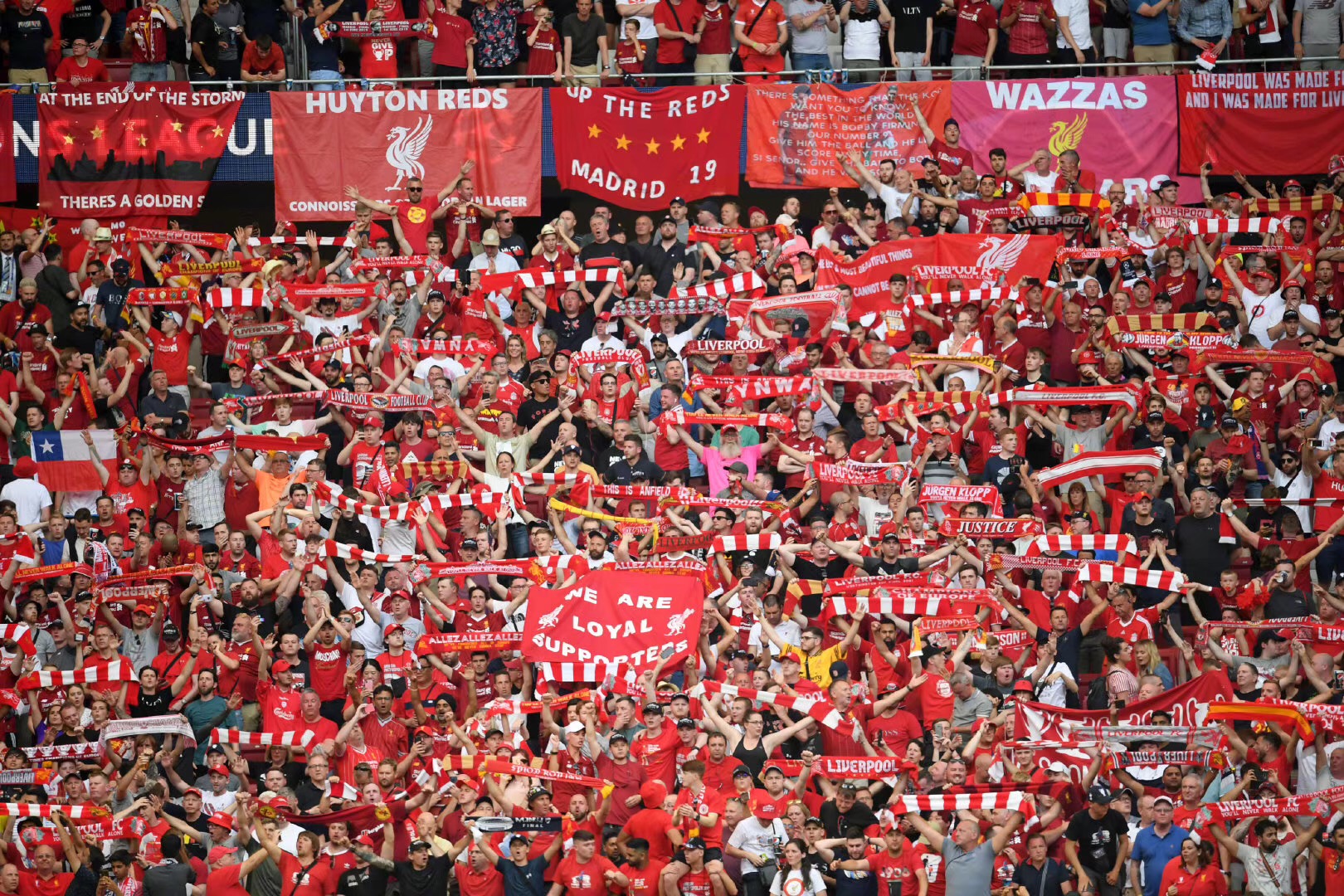 帕尔马官方：铃木彩艳成功接受手指骨折手术；据悉伤缺3个月（帕尔马通报：铃木彩艳手指骨折手术顺利，预计休战约三个月）