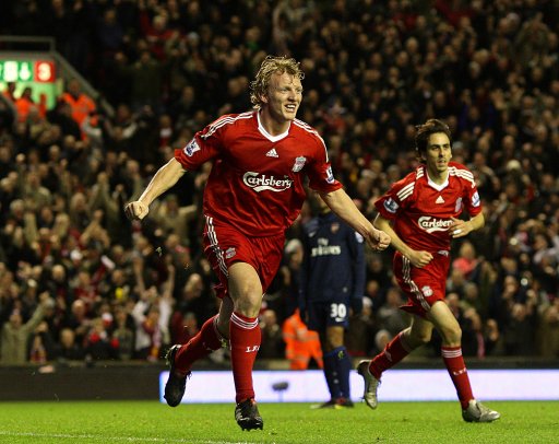 欧冠淘汰赛前瞻：巴萨主场迎战曼联,（欧冠淘汰赛前瞻：巴萨坐镇主场对阵曼联）