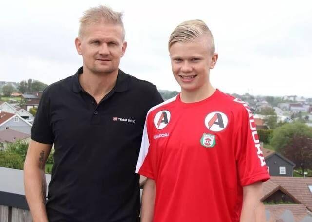 哈兰德晒与索尔斯克亚合照：知识！（哈兰德分享与索尔斯克亚合影：知识点！）