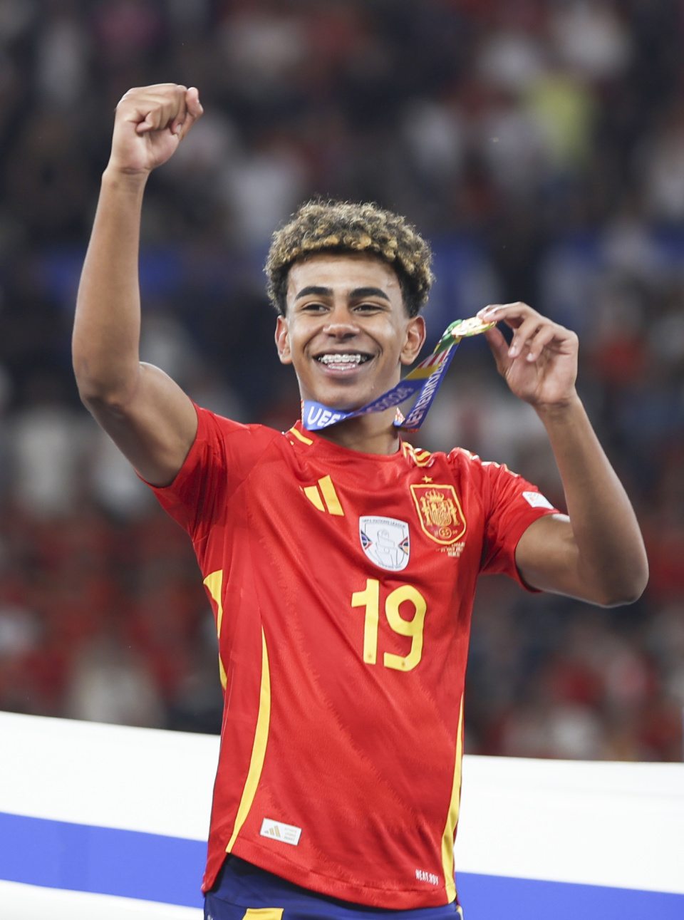 杜兰特祝贺哈登常规赛得分跻身历史前十：传奇（杜兰特向哈登致贺：常规赛得分跻身历史前十，传奇）