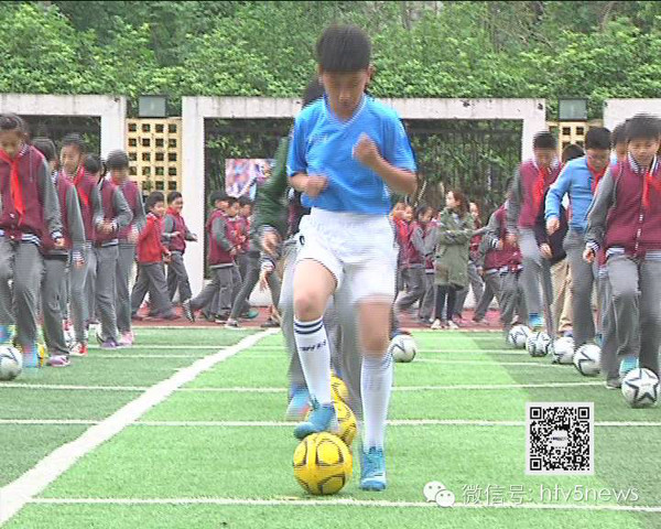 罗马诺：西蒙斯预计缺席莱比锡今日比赛，他已决定转投切尔西（罗马诺：西蒙斯或无缘莱比锡今战，已决定加盟切尔西）