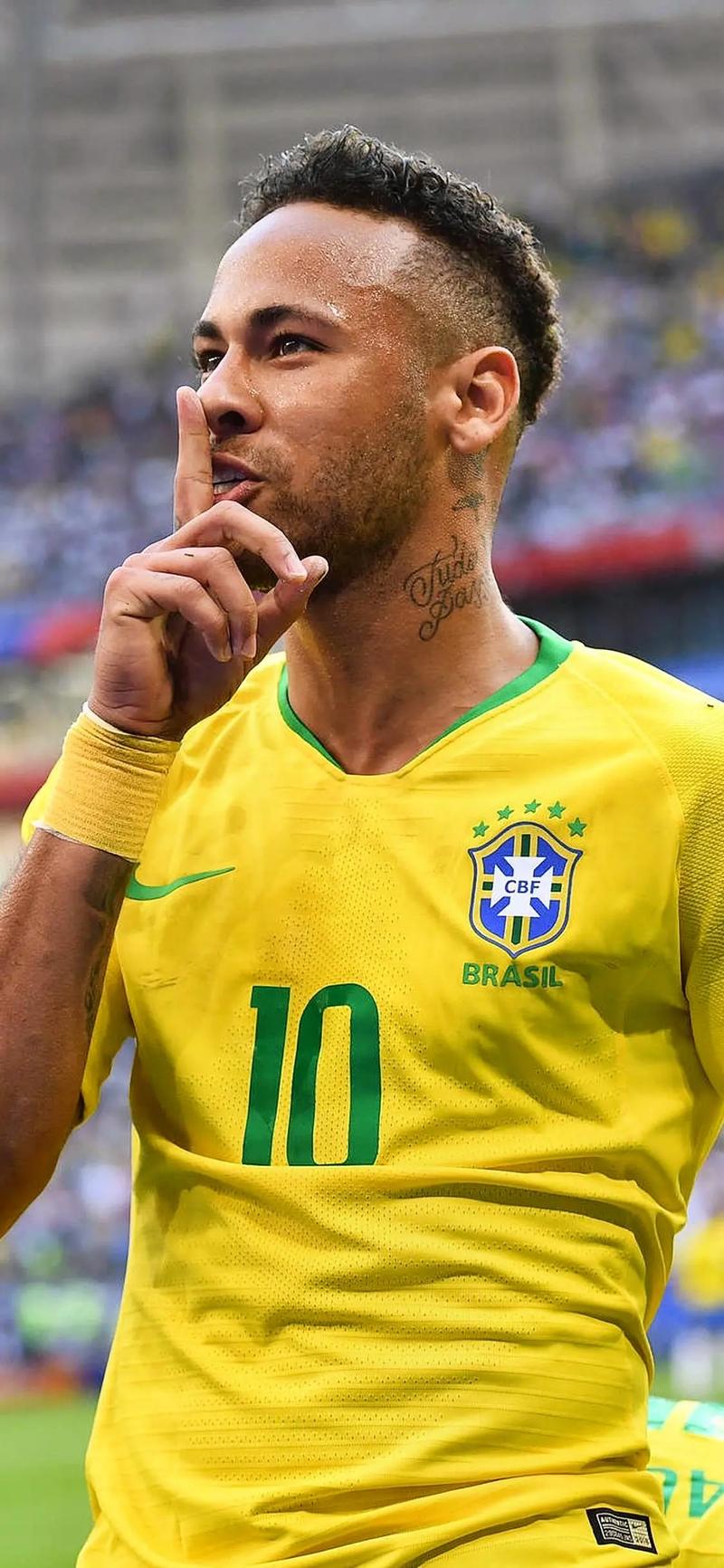 懂球帝2025年10月足坛MVP：姆巴佩蝉联！（姆巴佩再度当选懂球帝2025年10月足坛MVP）